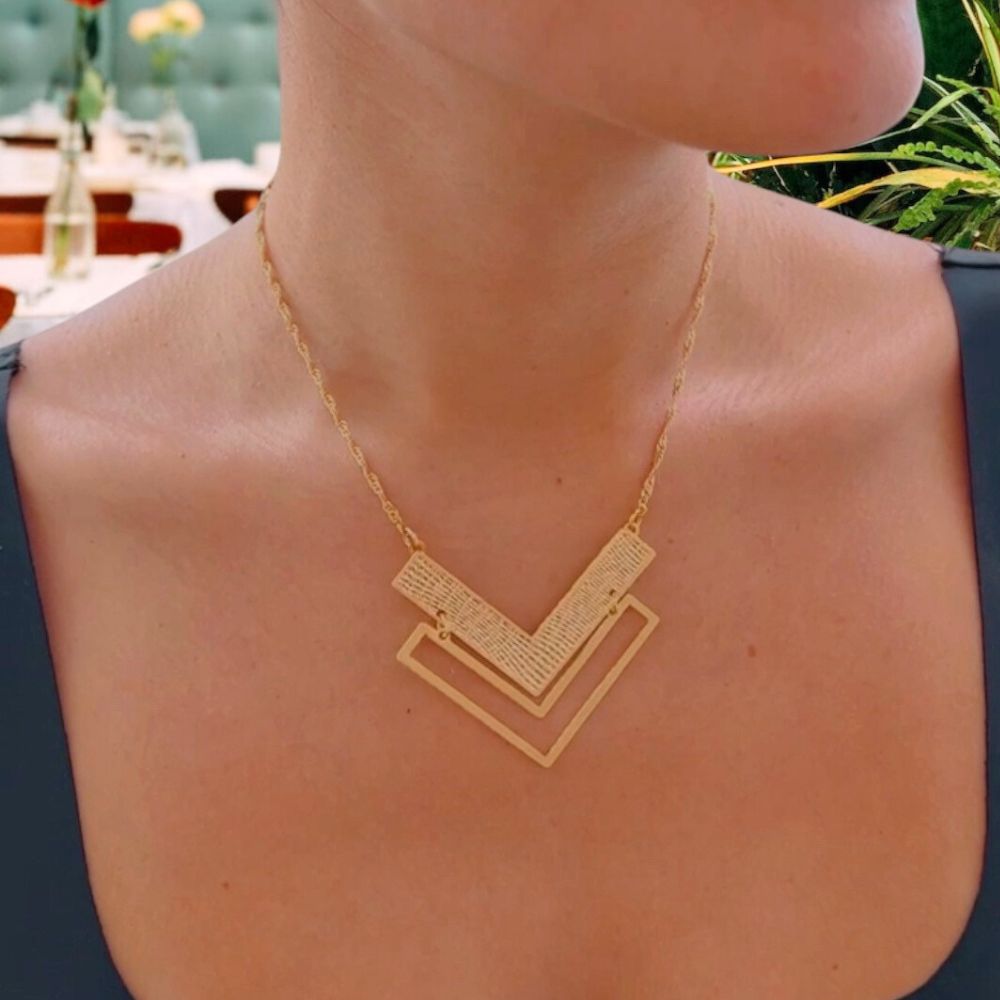 Letisia Gold Necklace Pendant