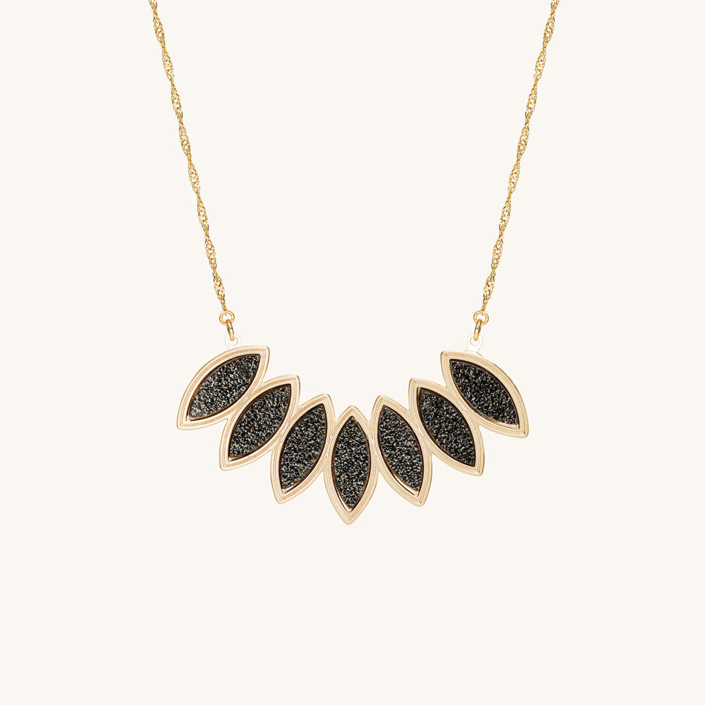 Black sparkle marquise | Gold necklace